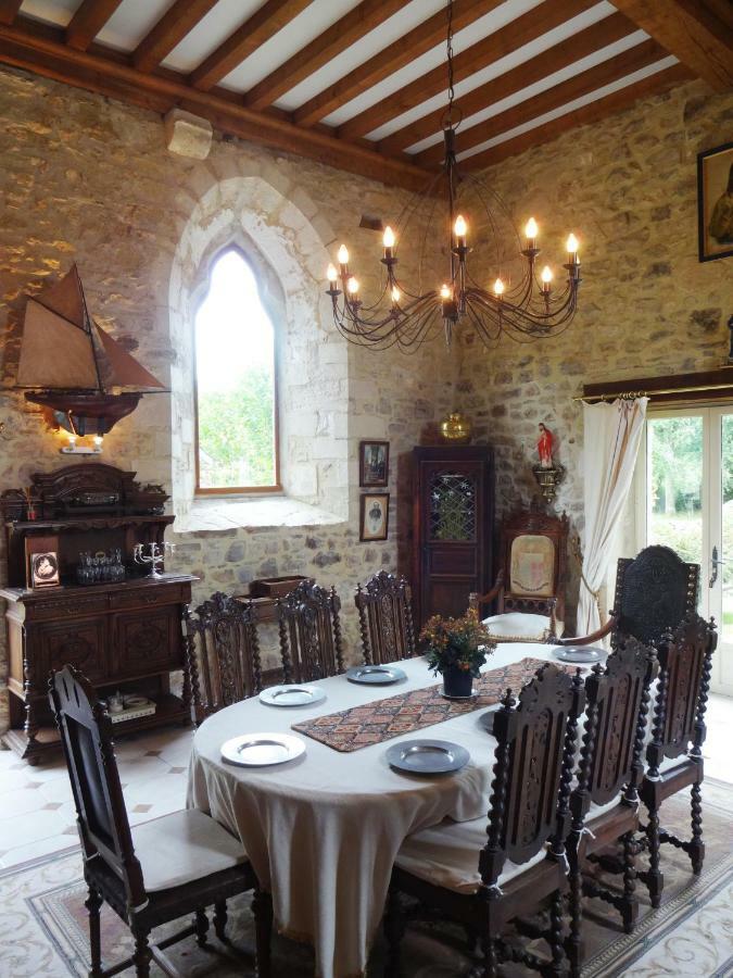 Prieure St Pierre De La Luthumiere Bed and Breakfast Brix Esterno foto